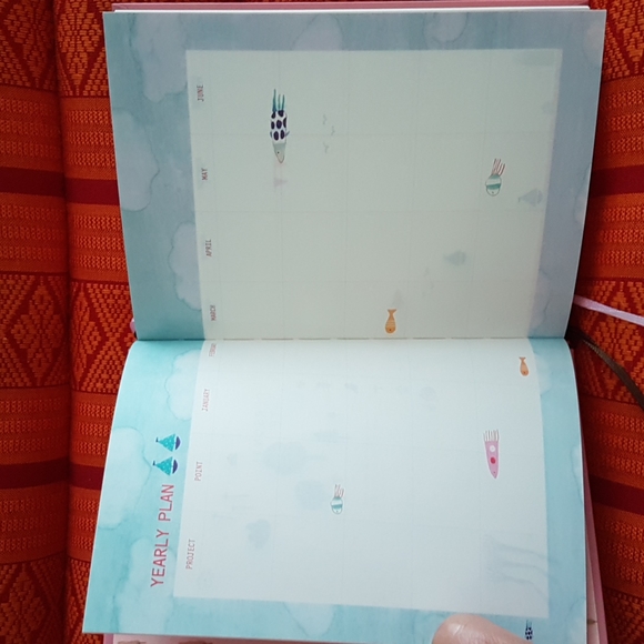 3/$28 SALE 365 Day Planner - Picture 3 of 6